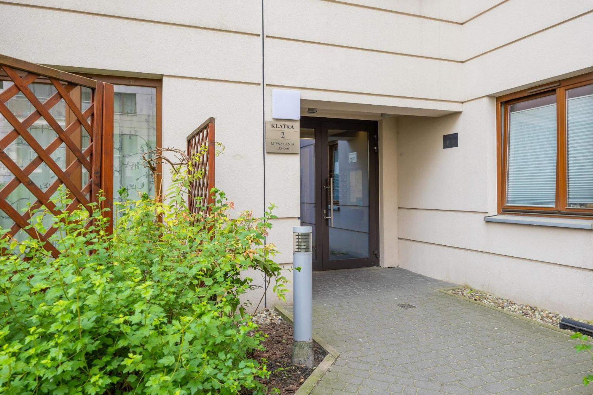City Apartment With Parking Near Metro Mlociny By Noclegi Renters Varsovia Exterior foto